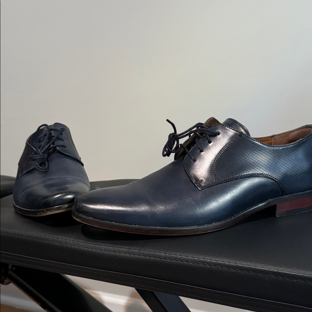 Florsheim Classic Blue Leather Oxfords - Picture 3 of 5